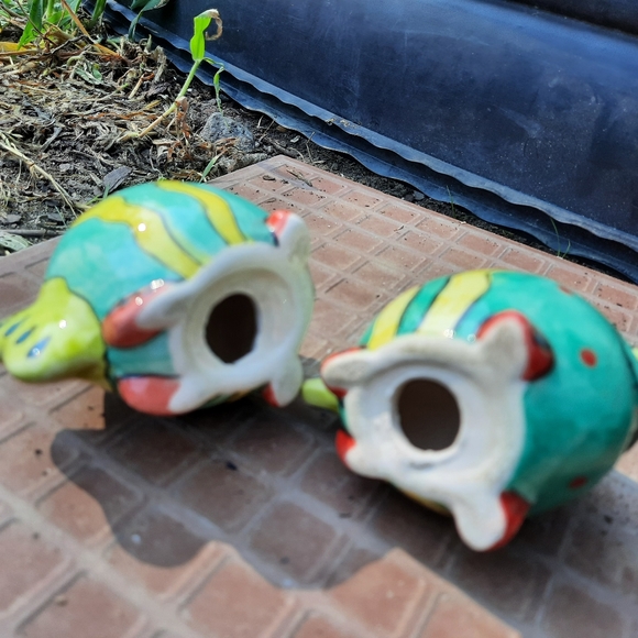 Hand painted Fish salt & pepper - Picture 6 of 7